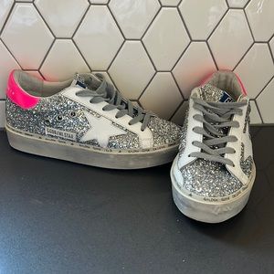 Cute Golden Goose!These are so Cute but sadly I grew out of them!Worn 5x max!